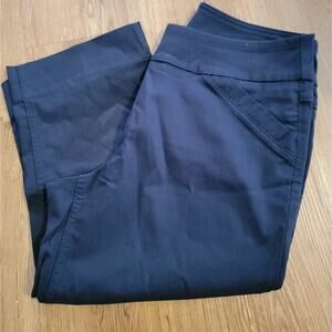 Womens Black Pull On Westbound Capris size 10 Petite